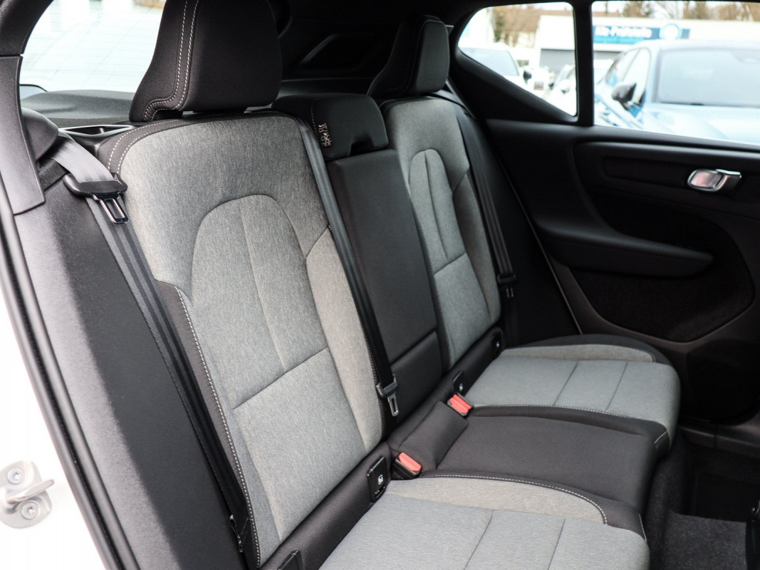 Volvo XC40 T4 - SUV/Off-road - Weiss - Gebrauchtwagen - Bild 5