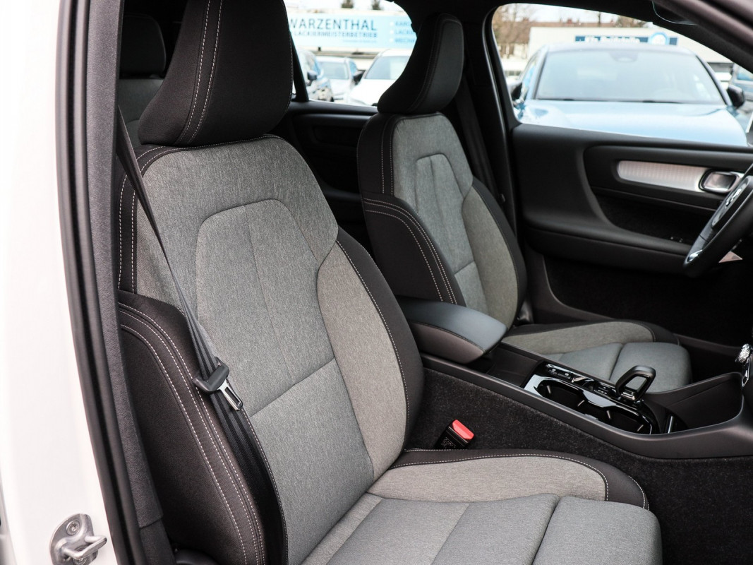 Volvo XC40 T4 - SUV/Off-road - Weiss - Gebrauchtwagen - Bild 7