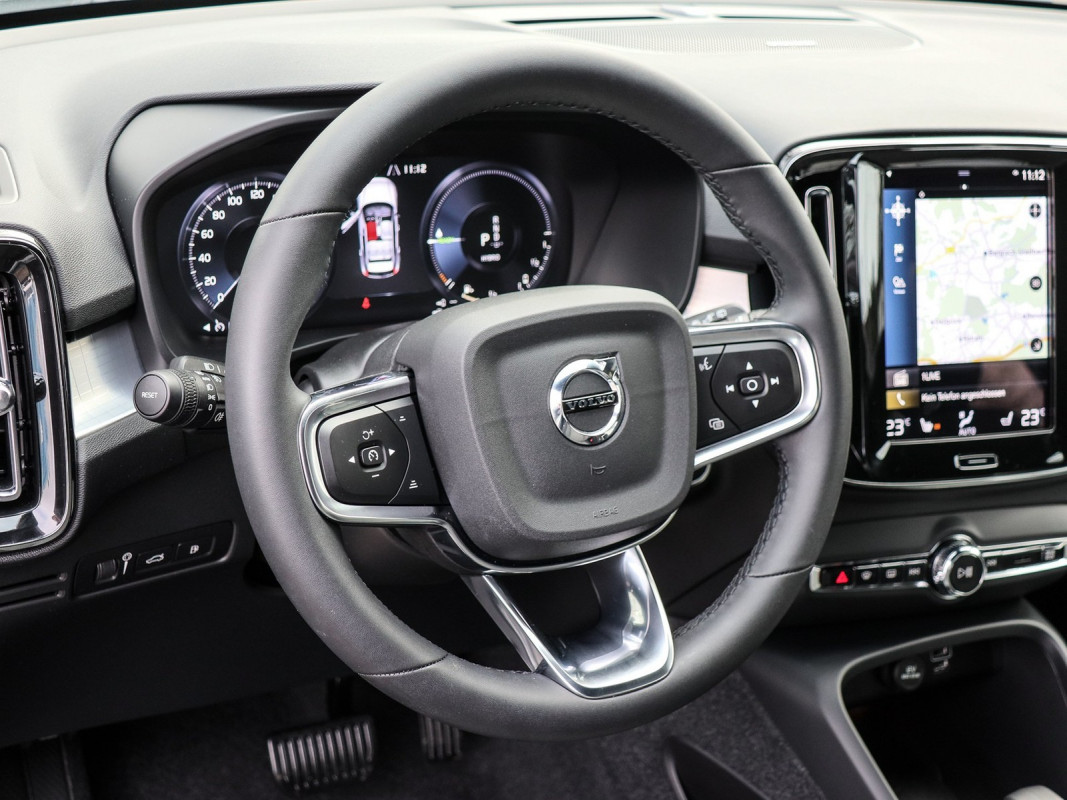 Volvo XC40 T4 - SUV/Off-road - Weiss - Gebrauchtwagen - Bild 11