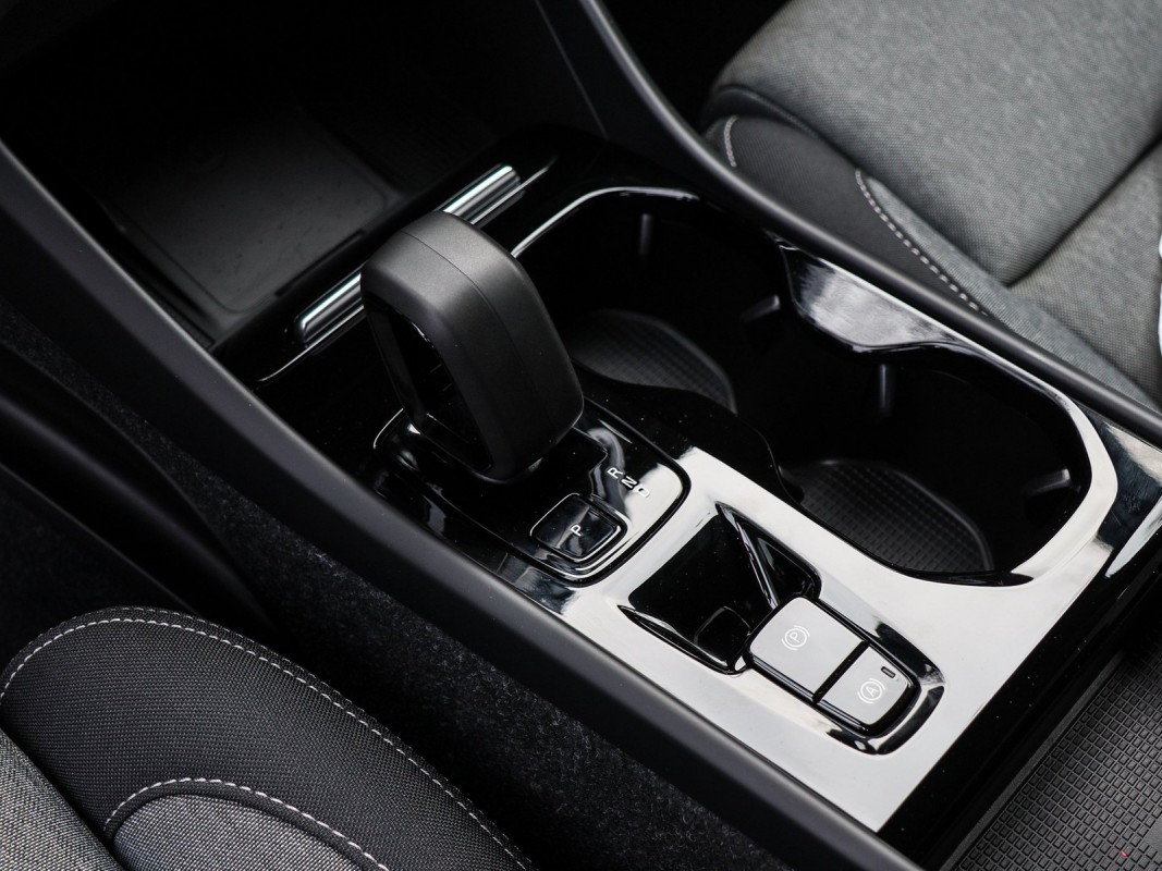 Volvo XC40 T4 - SUV/Off-road - Weiss - Gebrauchtwagen - Bild 12