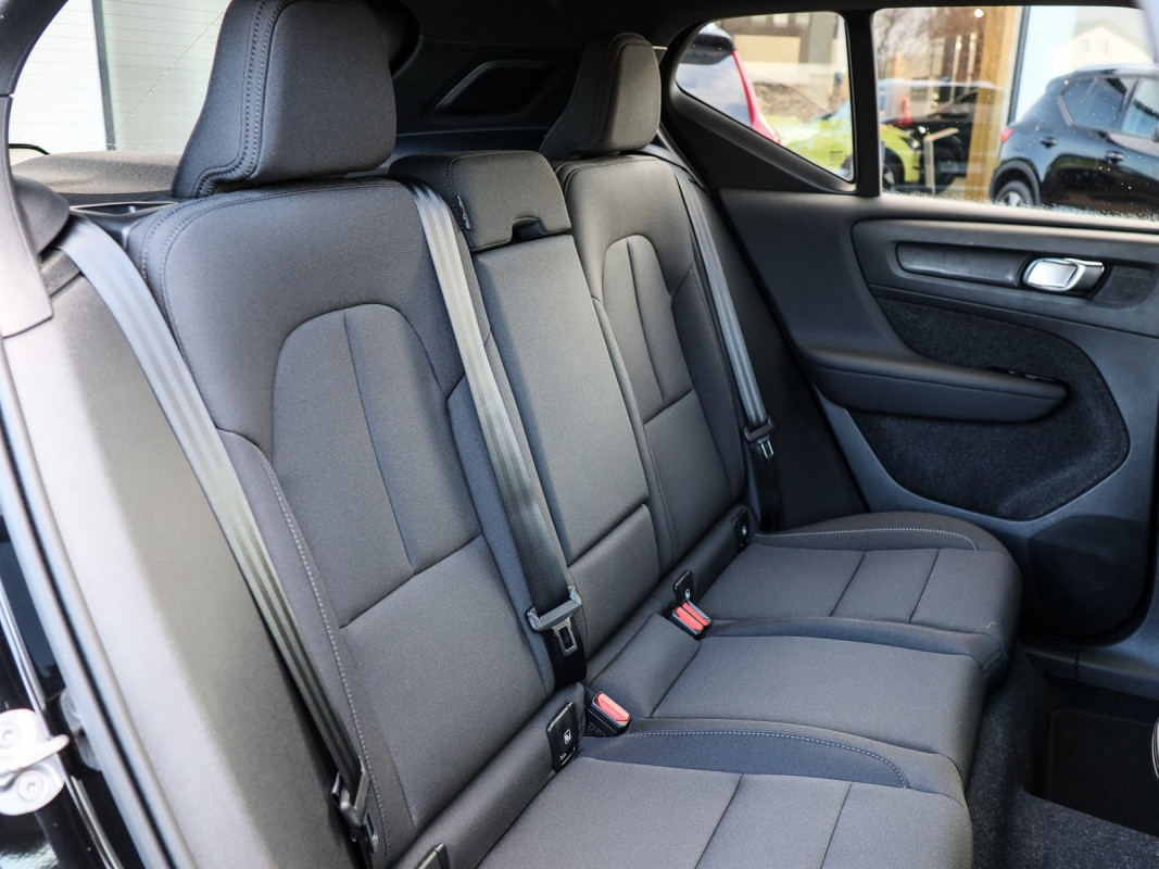 Volvo EX40 - SUV/Off-road - Schwarz - Gebrauchtwagen - Bild 5