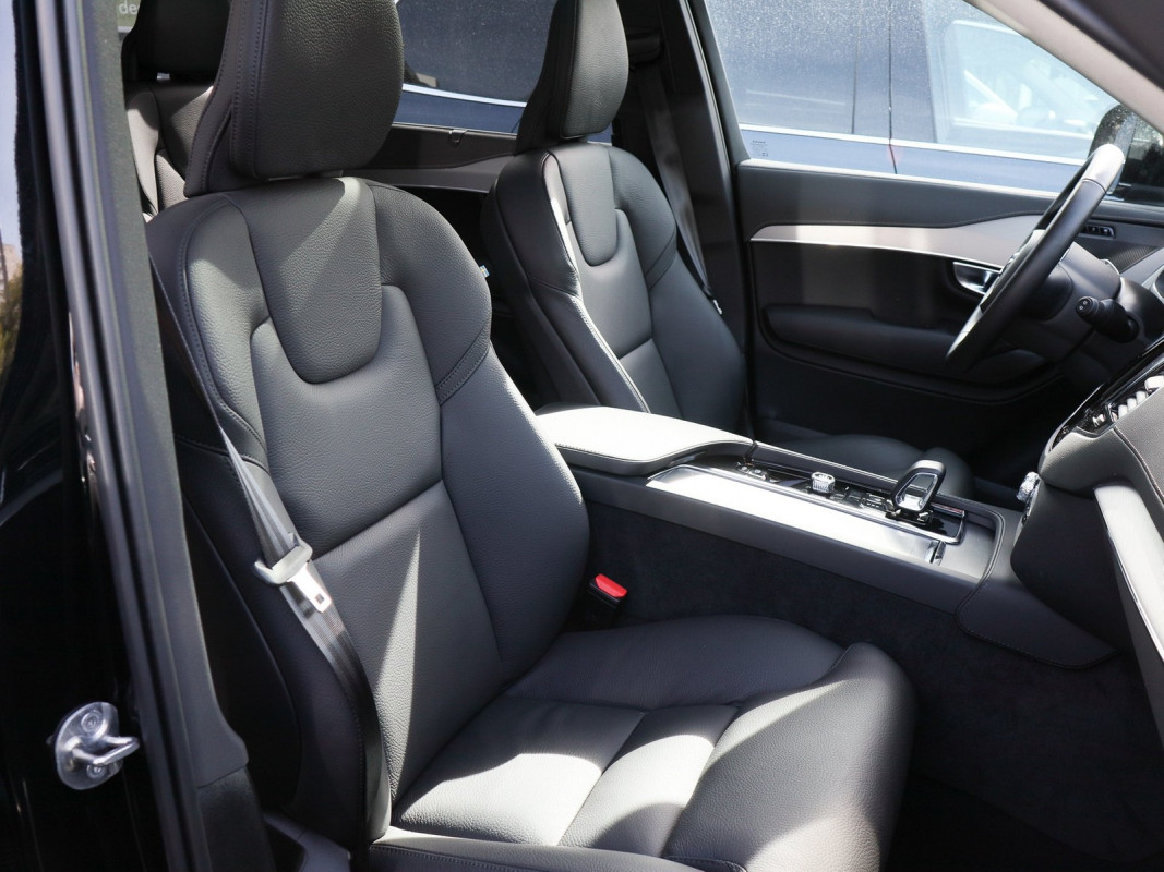 Volvo XC90 T8 AWD Plug-In Hybrid - SUV/Off-road - Schwarz - Gebrauchtwagen - Bild 7