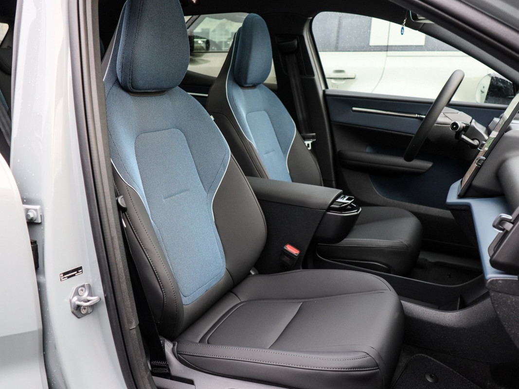 Volvo EX30 Ultra - SUV/Off-road - Grau - Neuwagen - Bild 6