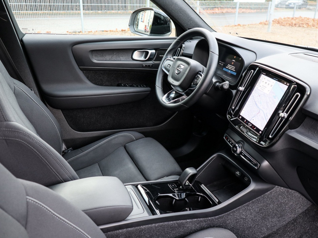 Volvo XC40 Single Motor - SUV/Off-road - Weiss - Gebrauchtwagen - Bild 3