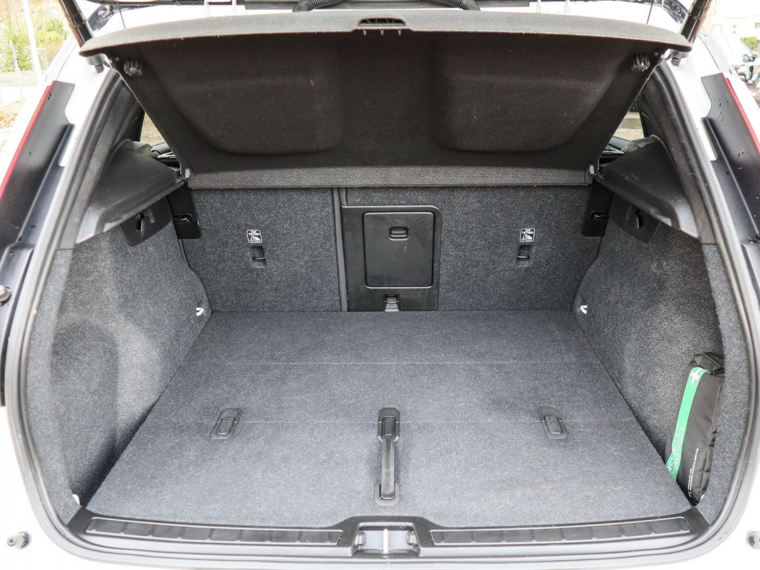 Volvo XC40 Single Motor - SUV/Off-road - Weiss - Gebrauchtwagen - Bild 12