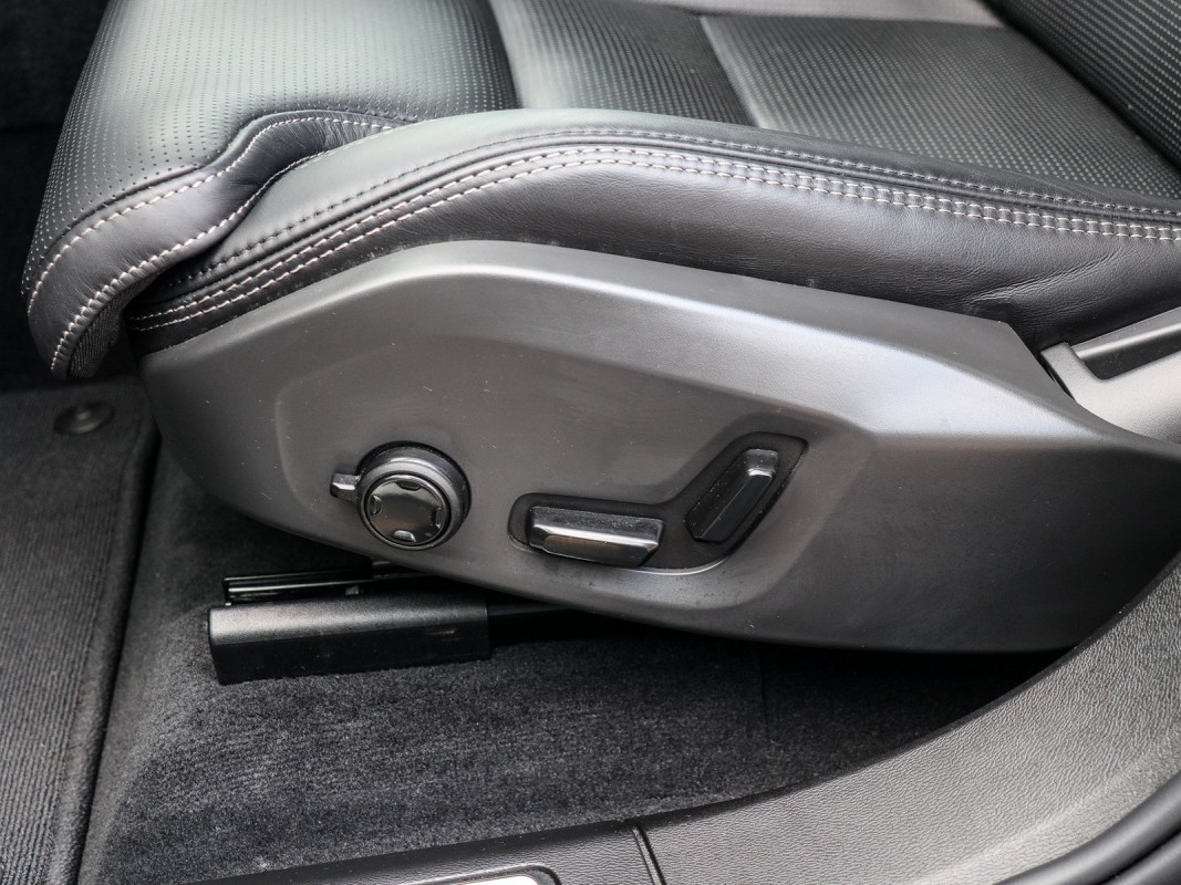 Volvo XC60 T6 - SUV/Off-road - Grau - Gebrauchtwagen - Bild 14