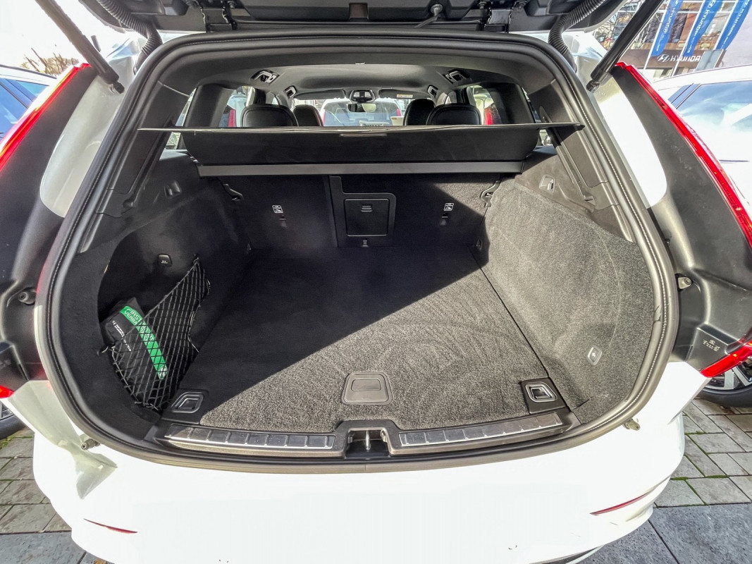 Volvo XC60 B4 (B) - SUV/Off-road - Weiss - Gebrauchtwagen - Bild 12