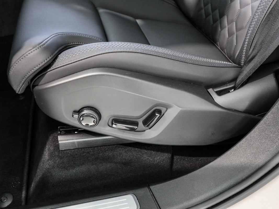 Volvo XC90 T8 AWD - SUV/Off-road - Silber - Gebrauchtwagen - Bild 14