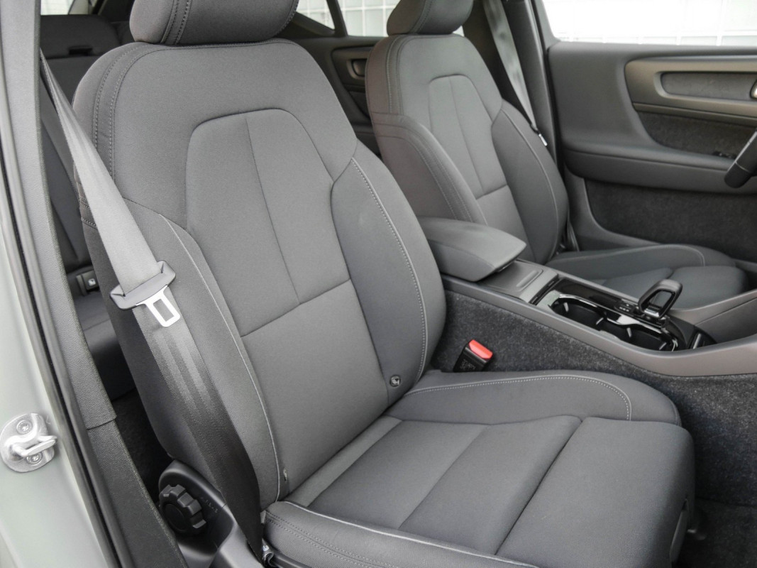 Volvo XC40 - SUV/Off-road - Grün - Gebrauchtwagen - Bild 7