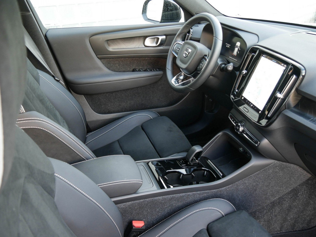 Volvo XC40 - SUV/Off-road - Schwarz - Gebrauchtwagen - Bild 3