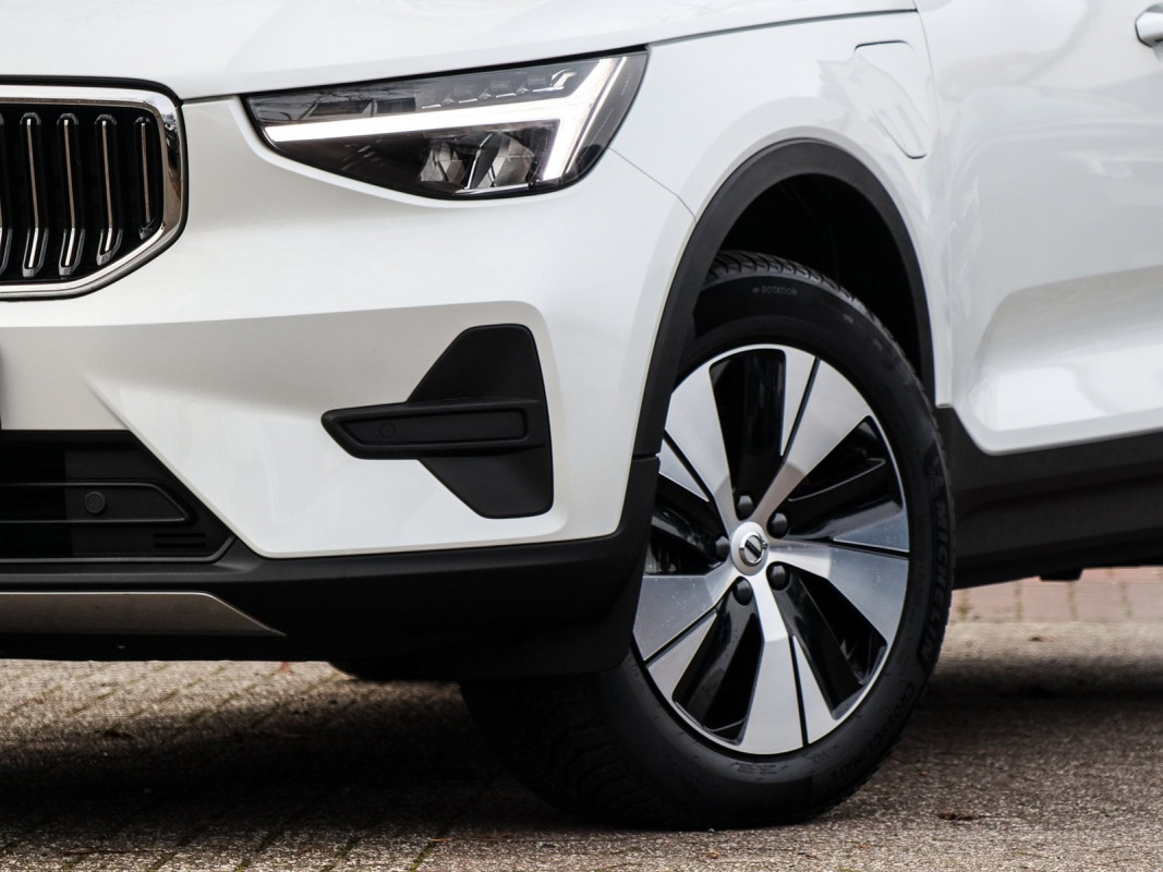 Volvo XC40 T4 - SUV/Off-road - Weiss - Gebrauchtwagen - Bild 6