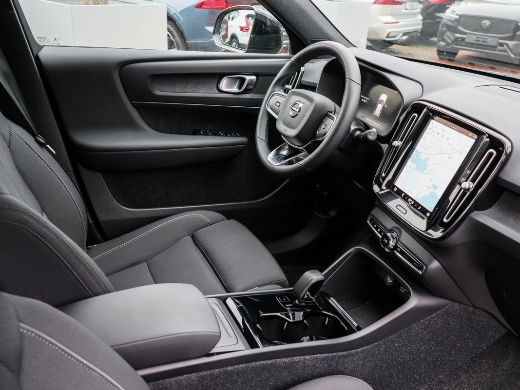 Volvo XC40 P8 - SUV/Off-road - Schwarz - Gebrauchtwagen - Bild 3