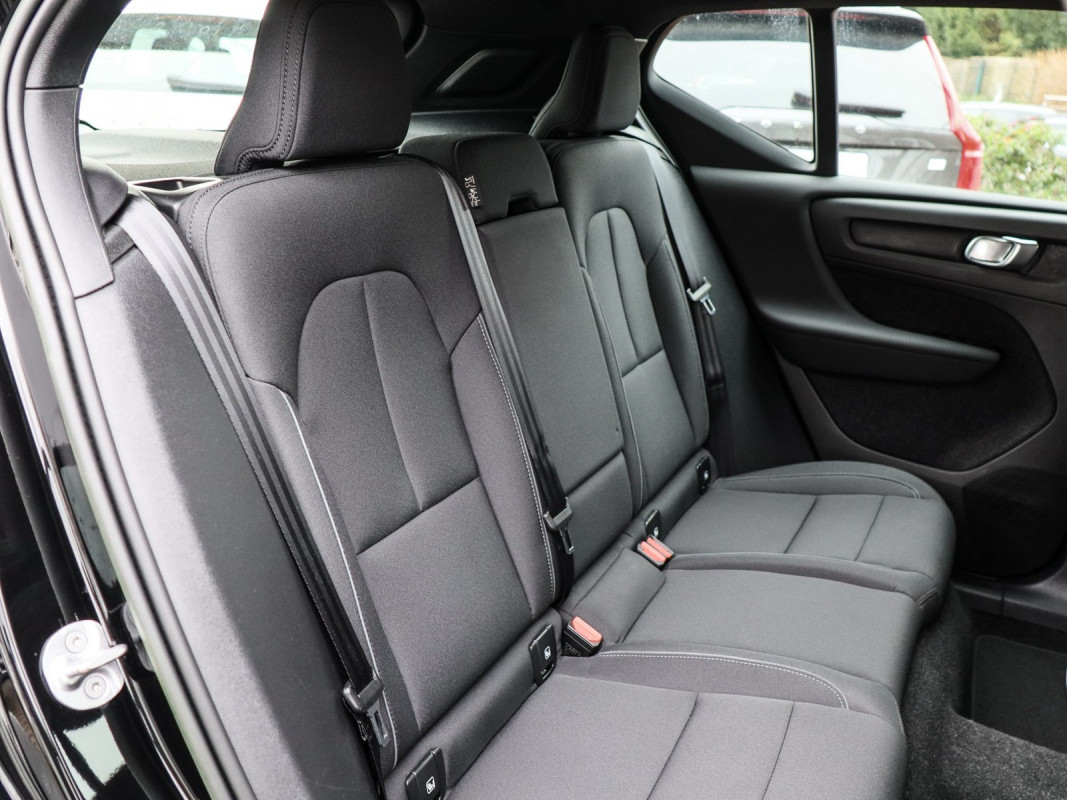 Volvo XC40 P8 - SUV/Off-road - Schwarz - Gebrauchtwagen - Bild 5