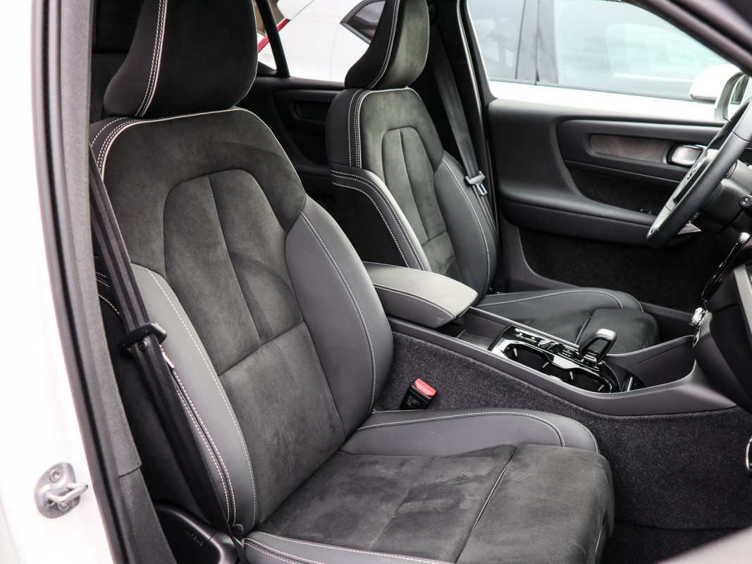 Volvo XC40 T4 Recharge - SUV/Off-road - Weiss - Gebrauchtwagen - Bild 7