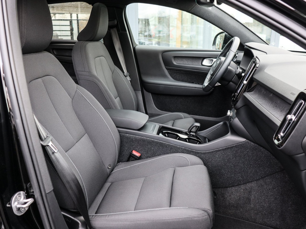 Volvo C40 Core - SUV/Off-road - Schwarz - Gebrauchtwagen - Bild 7