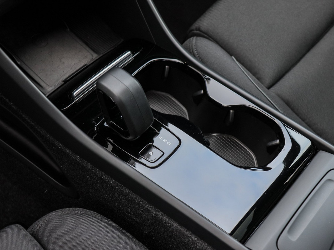 Volvo C40 Core - SUV/Off-road - Schwarz - Gebrauchtwagen - Bild 11