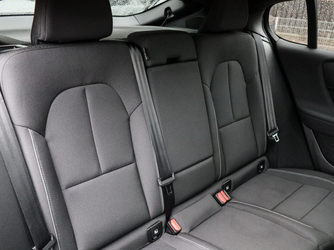 Volvo C40 Twin Motor - SUV/Off-road - Schwarz - Gebrauchtwagen - Bild 5