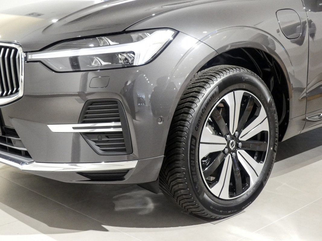 Volvo XC60 T6 AWD Recharge - SUV/Off-road - Grau - Gebrauchtwagen - Bild 6