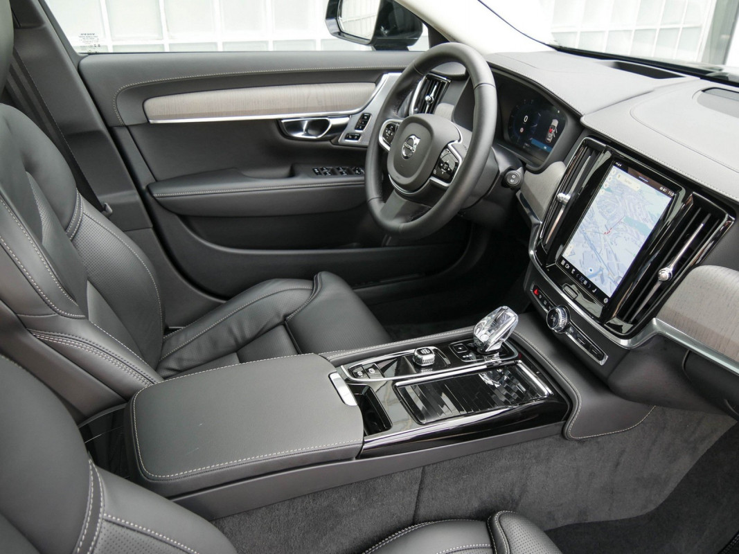 Volvo V90 T8 Recharge AWD - Kombi - Schwarz - Gebrauchtwagen - Bild 3