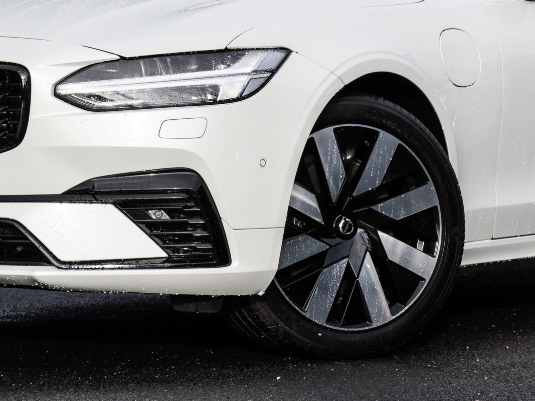 Volvo V90 T6 Recharge - Kombi - Weiss - Gebrauchtwagen - Bild 6