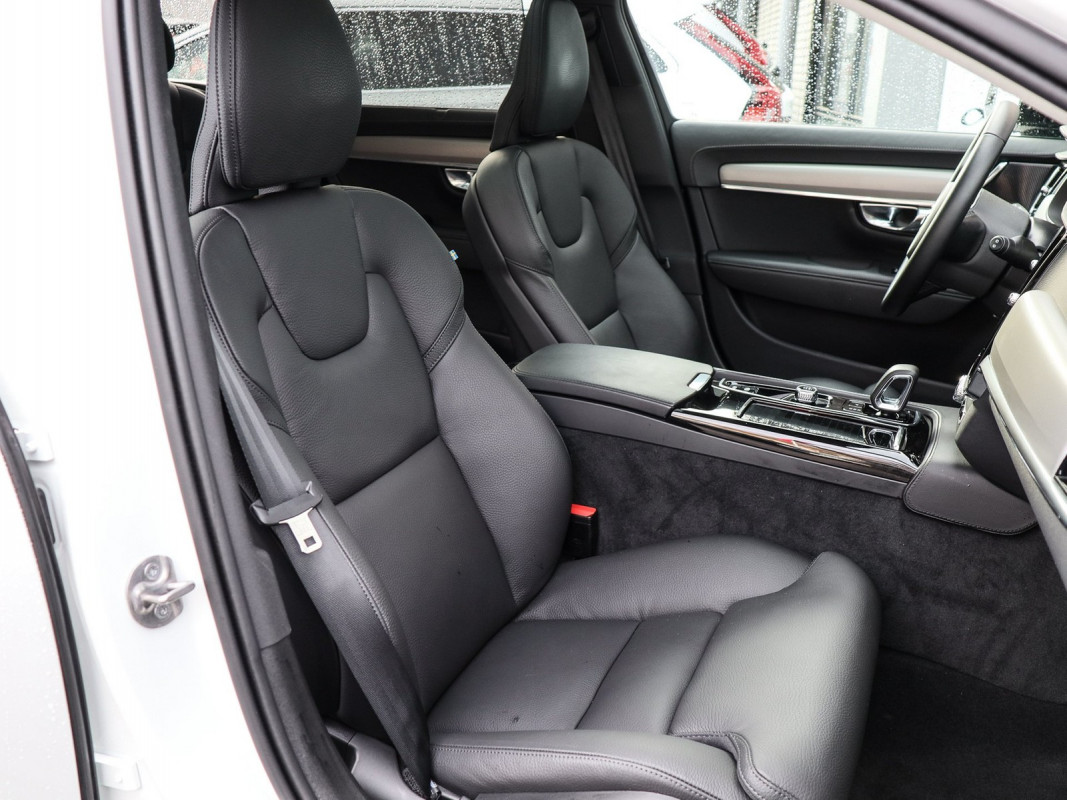 Volvo V90 T6 Recharge - Kombi - Weiss - Gebrauchtwagen - Bild 7