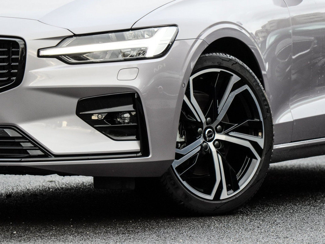 Volvo V60 B4 (B) - Kombi - Silber - Gebrauchtwagen - Bild 6