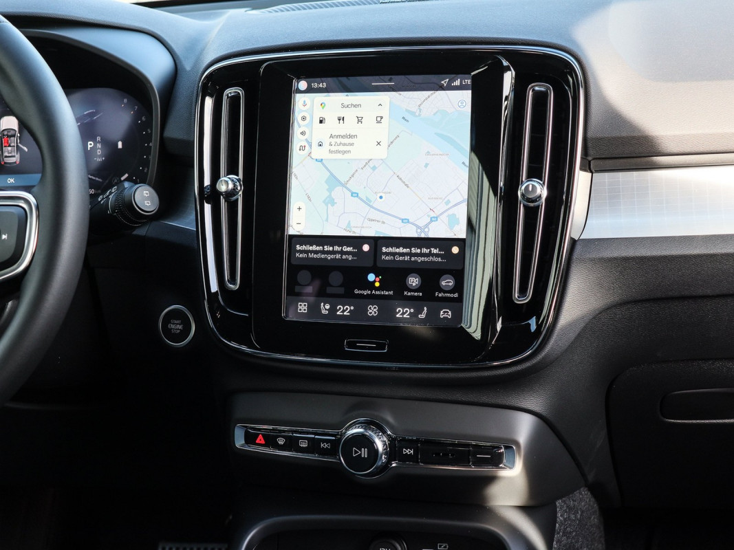 Volvo XC40 B3 Plus Black Edition - SUV/Off-road - Blau - Gebrauchtwagen - Bild 9