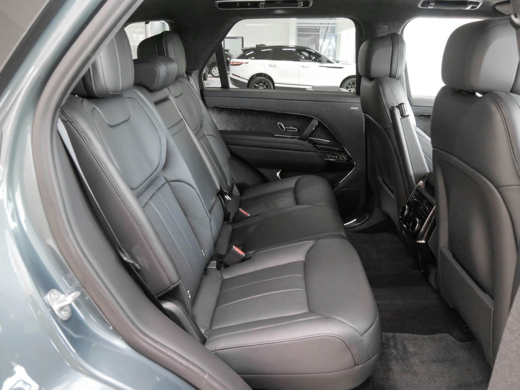 Land Rover Range Rover Sport P530 First Edition - SUV/Off-road - Grün - Gebrauchtwagen - Bild 3