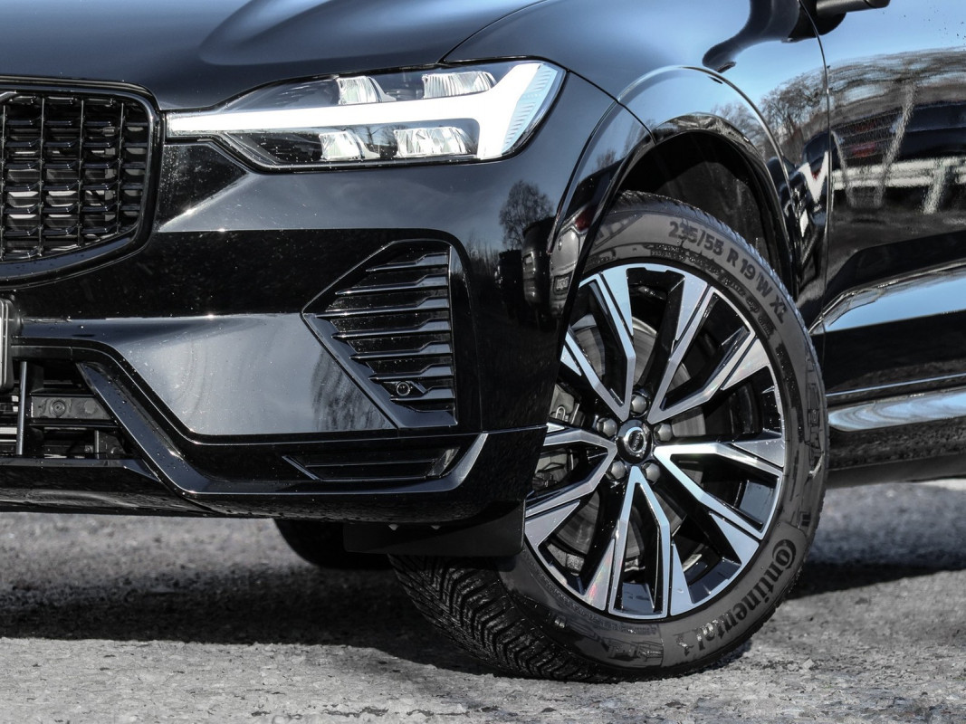 Volvo XC60 B4 (D) Plus Dark - SUV/Off-road - Schwarz - Gebrauchtwagen - Bild 6