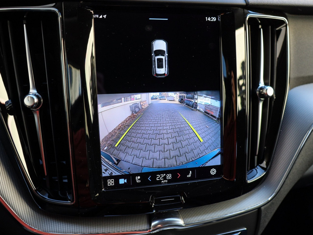 Volvo XC60 B4 (D) Plus Dark - SUV/Off-road - Schwarz - Gebrauchtwagen - Bild 13