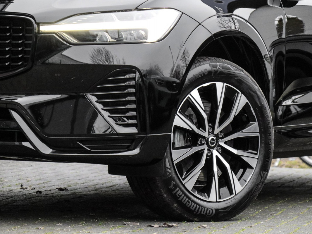 Volvo XC60 B4 Diesel - SUV/Off-road - Schwarz - Gebrauchtwagen - Bild 6