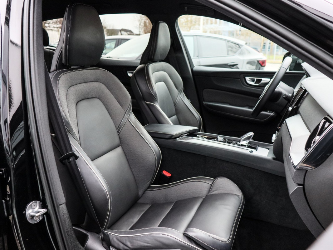 Volvo XC60 B4 Diesel - SUV/Off-road - Schwarz - Gebrauchtwagen - Bild 7
