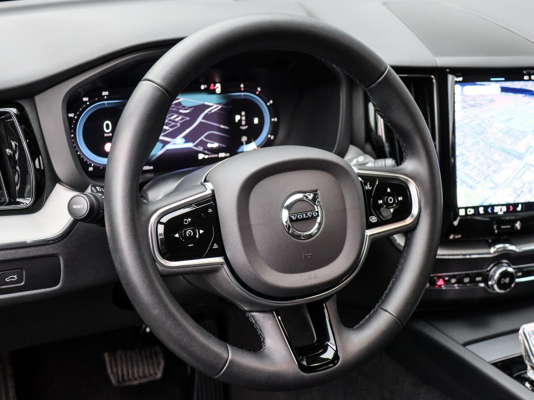 Volvo XC60 B4 Diesel - SUV/Off-road - Schwarz - Gebrauchtwagen - Bild 10