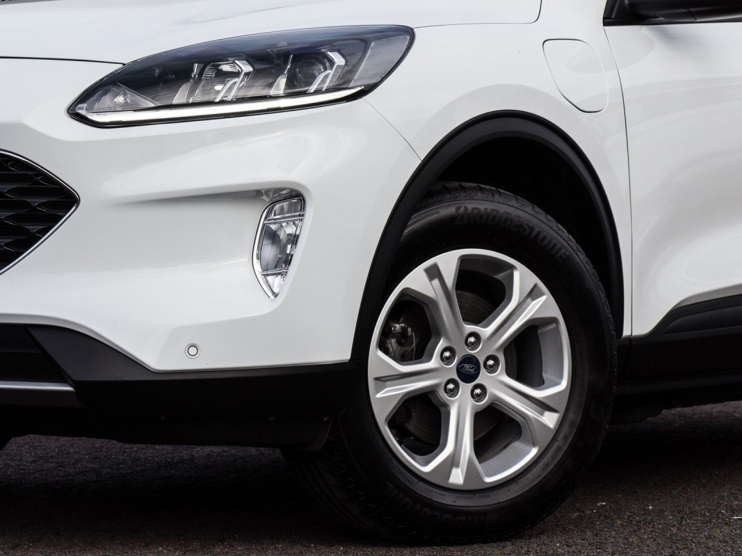 Ford Kuga - SUV/Off-road - Weiss - Gebrauchtwagen - Bild 6