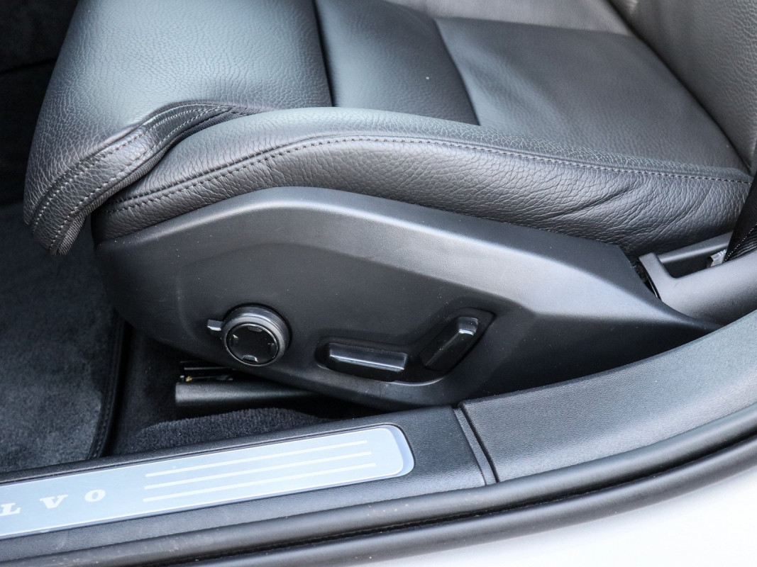 Volvo V90 T6 Recharge AWD - Kombi - Silber - Gebrauchtwagen - Bild 15