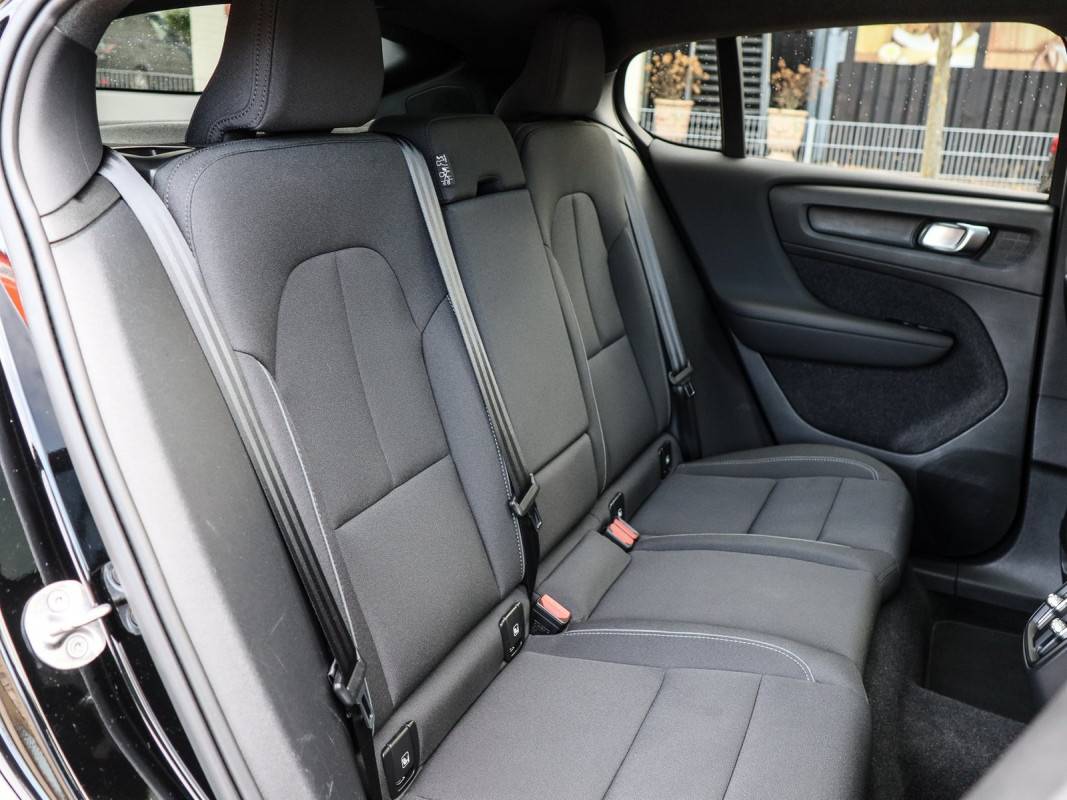 Volvo C40 Twin Motor - SUV/Off-road - Schwarz - Gebrauchtwagen - Bild 5