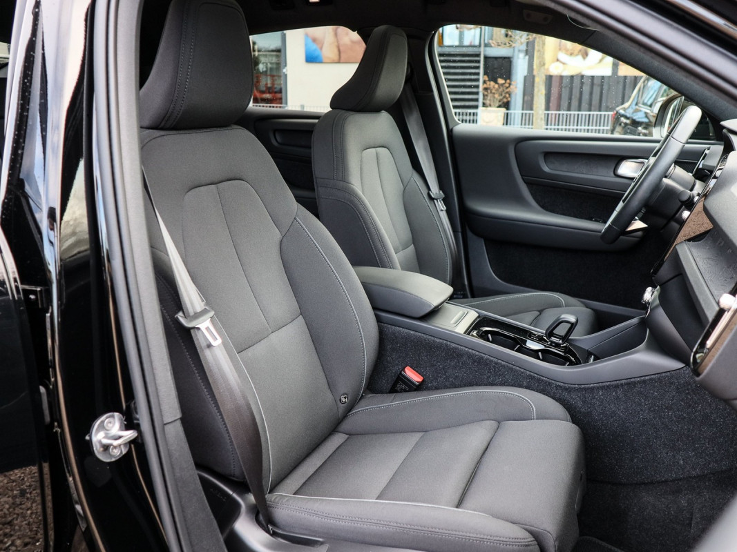 Volvo C40 Twin Motor - SUV/Off-road - Schwarz - Gebrauchtwagen - Bild 7