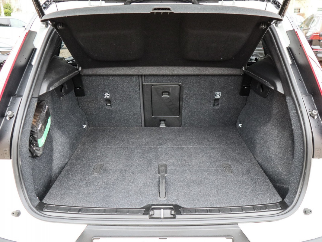 Volvo XC40 Twin Motor - SUV/Off-road - Weiss - Gebrauchtwagen - Bild 12