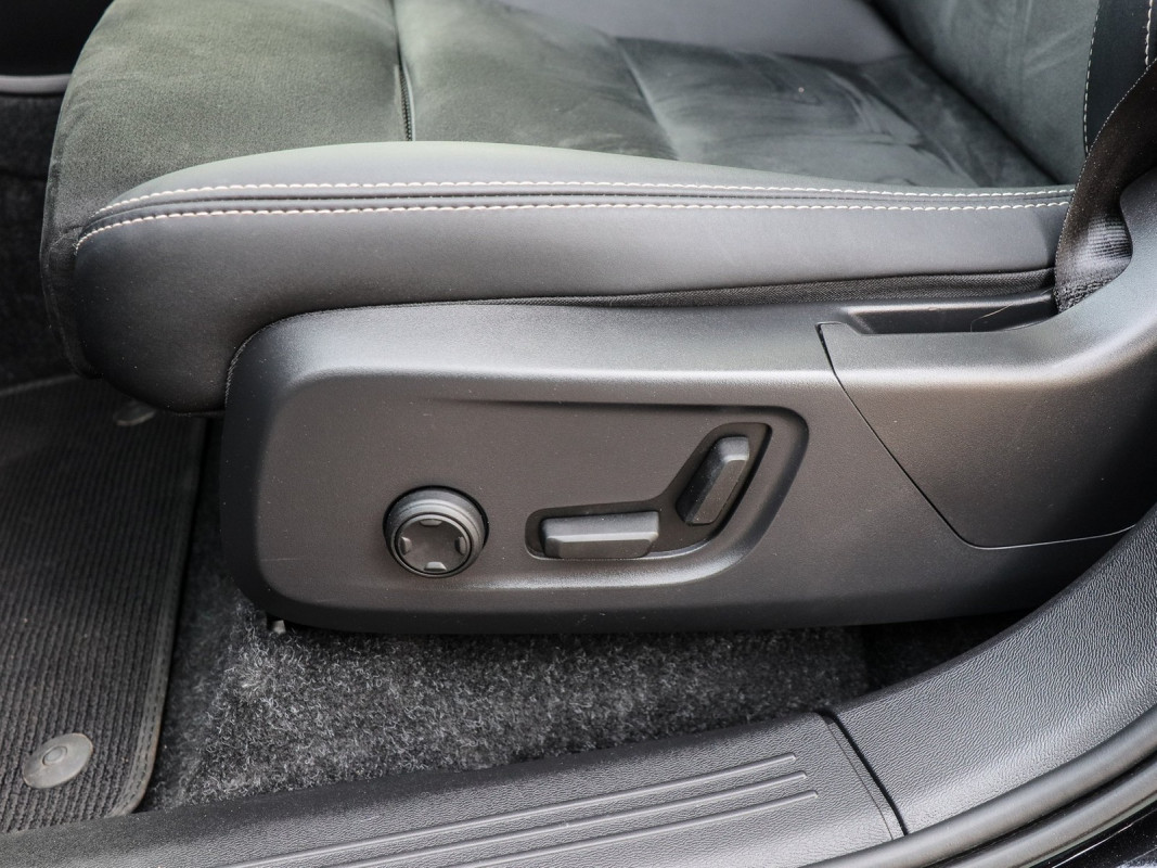 Volvo XC40 - SUV/Off-road - Schwarz - Gebrauchtwagen - Bild 14