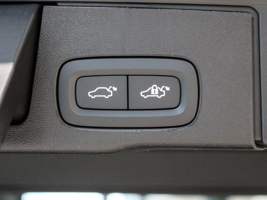 Volvo XC60 Recharge Plug-In Hybrid AWD - SUV/Off-road - Blau - Neuwagen - Bild 14