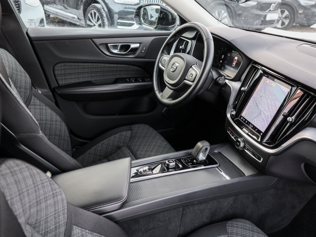 Volvo V60 B4 Diesel - Kombi - Schwarz - Gebrauchtwagen - Bild 3