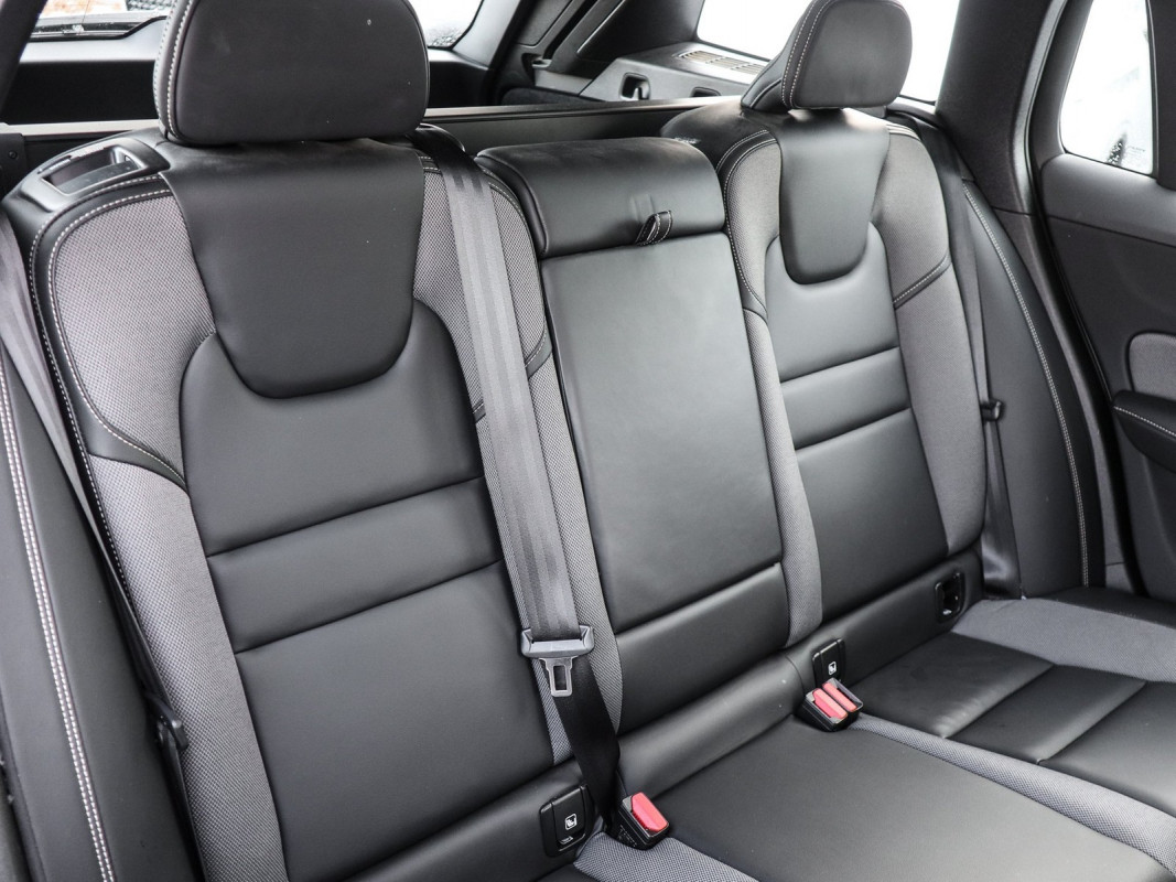 Volvo V60 T6 AWD - Kombi - Weiss - Gebrauchtwagen - Bild 5