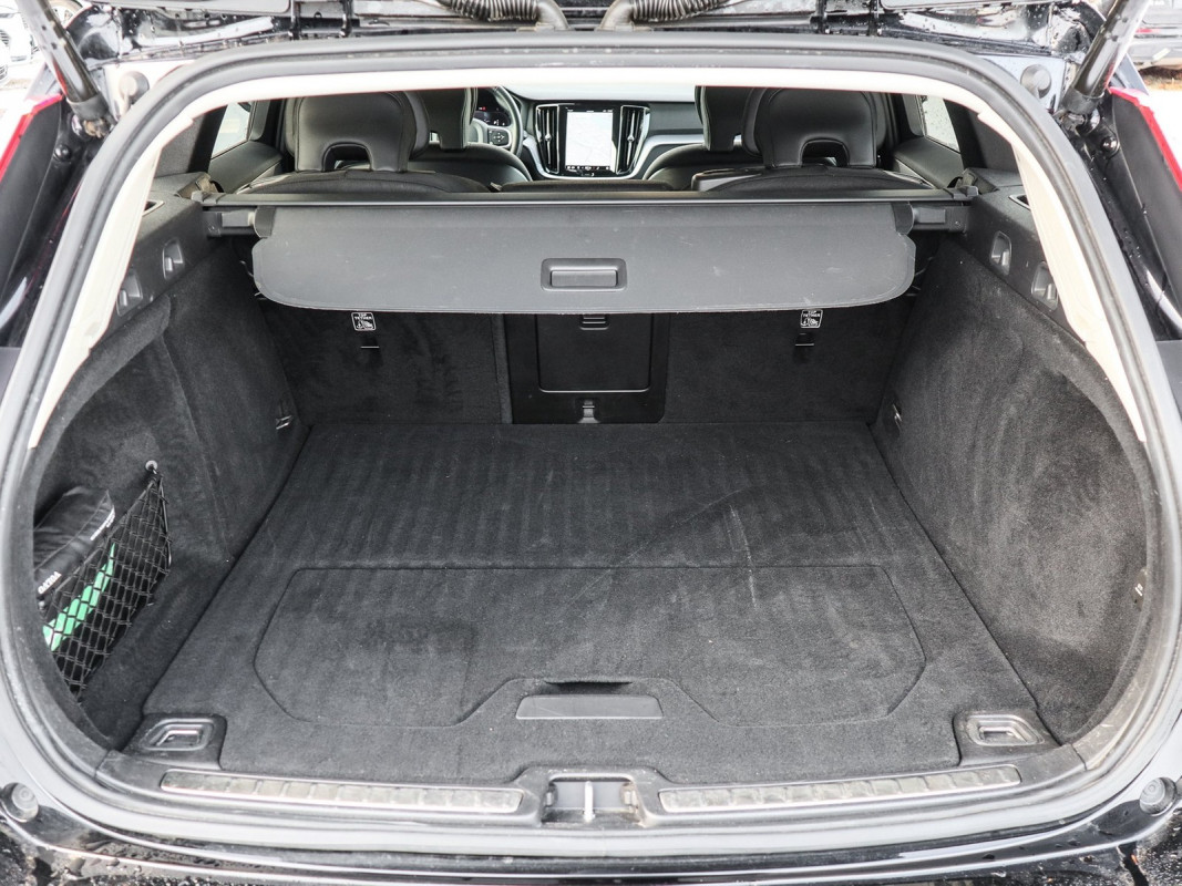 Volvo V60 B4 Diesel - Kombi - Schwarz - Gebrauchtwagen - Bild 12