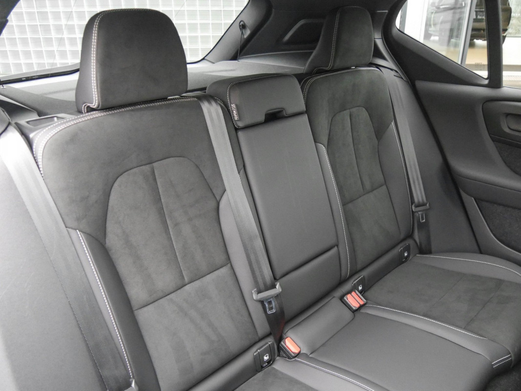 Volvo XC40 - SUV/Off-road - Schwarz - Gebrauchtwagen - Bild 5