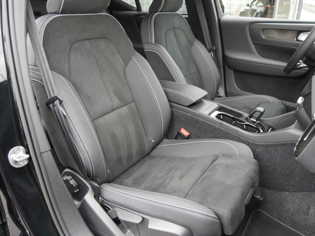 Volvo XC40 - SUV/Off-road - Schwarz - Gebrauchtwagen - Bild 7