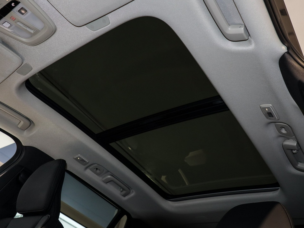 Volvo XC90 T8 AWD Reskin - SUV/Off-road - Blau - Gebrauchtwagen - Bild 12