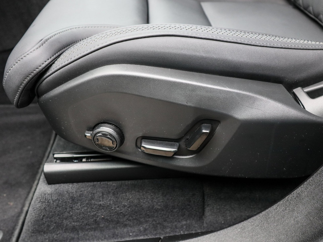 Volvo XC90 T8 AWD Reskin - SUV/Off-road - Weiss - Gebrauchtwagen - Bild 14