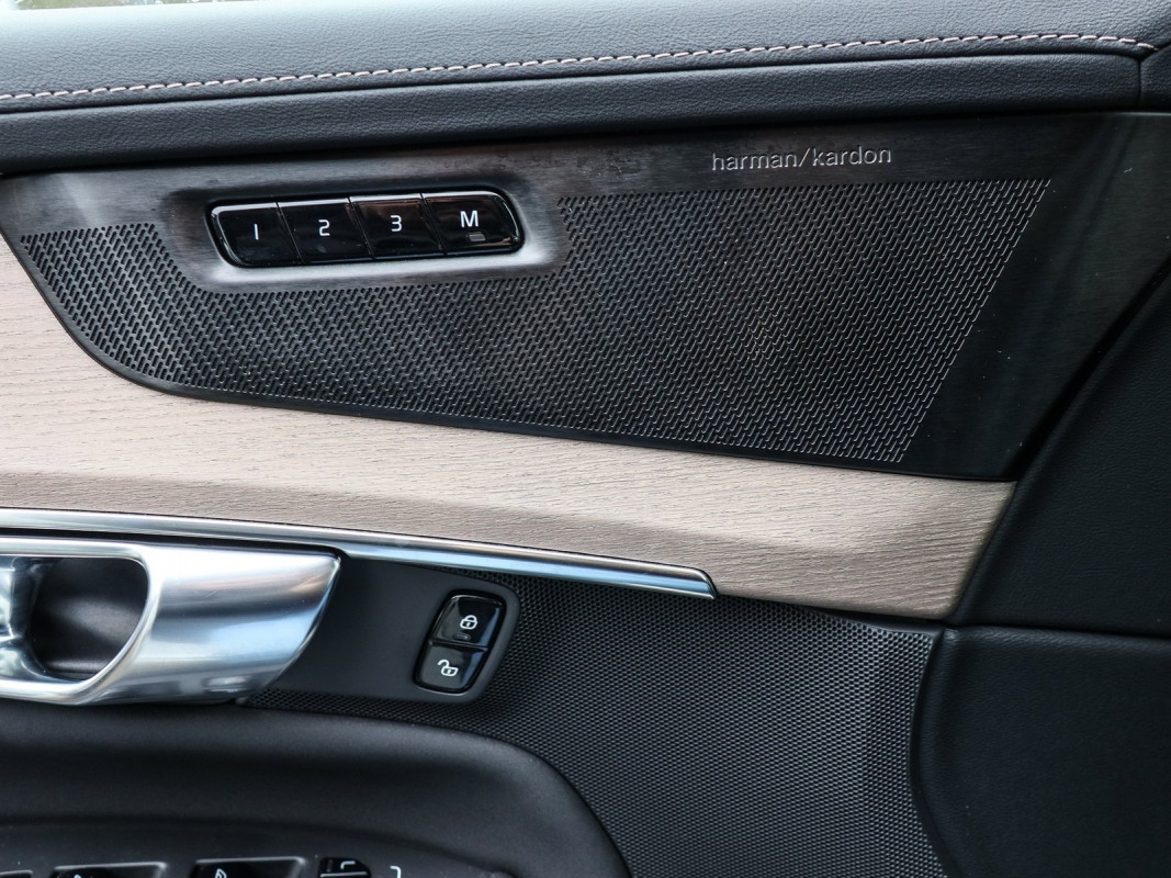 Volvo XC90 T8 AWD Reskin - SUV/Off-road - Weiss - Gebrauchtwagen - Bild 15