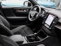 Volvo XC40 Plus Recharge Pure Elektrik AWD - SUV/Off-road - Weiss - Gebrauchtwagen - Bild 3