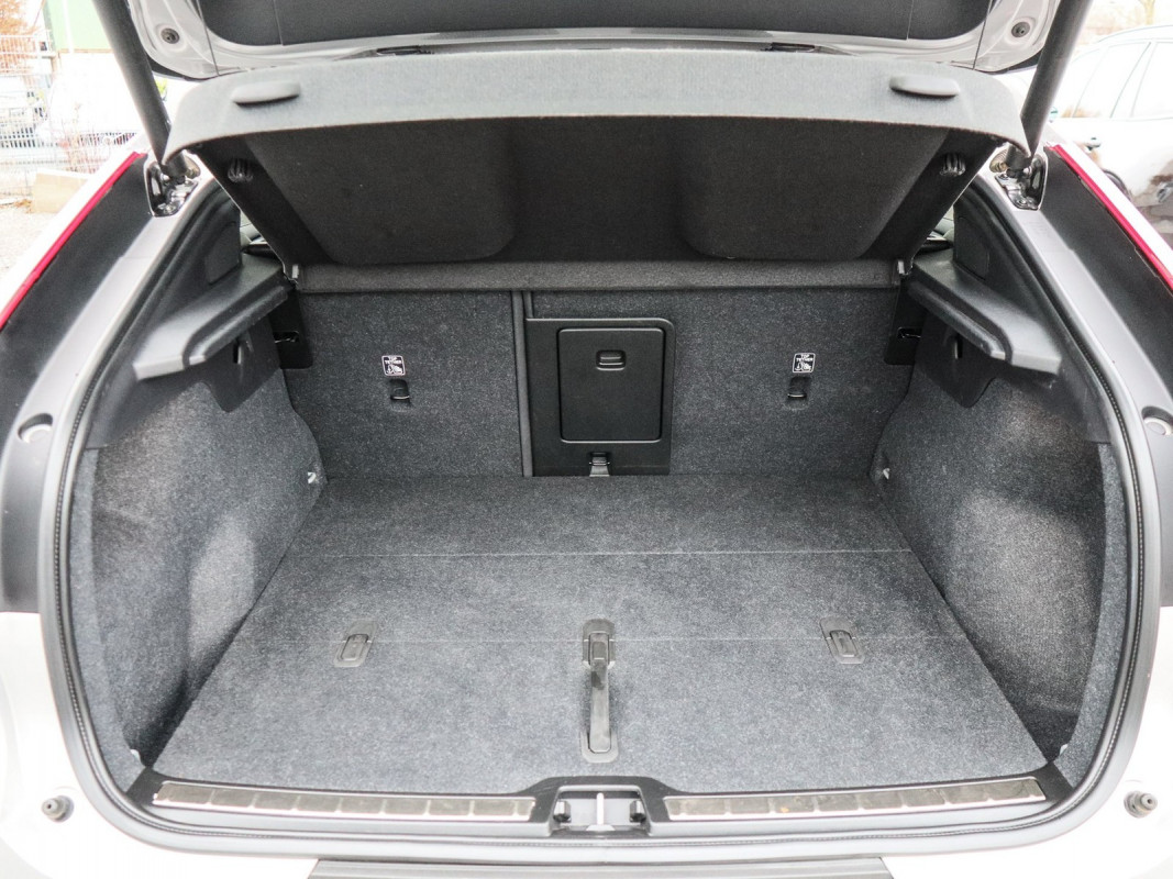 Volvo C40 Ultimate Recharge Pure Electric - SUV/Off-road - Grau - Gebrauchtwagen - Bild 12